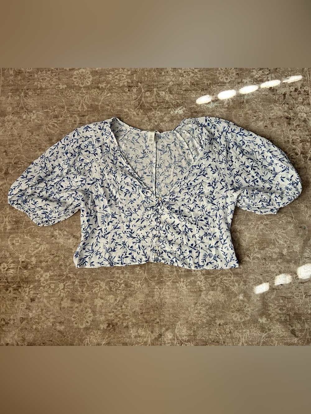 H&M White Crop Top with Blue Floral Print
